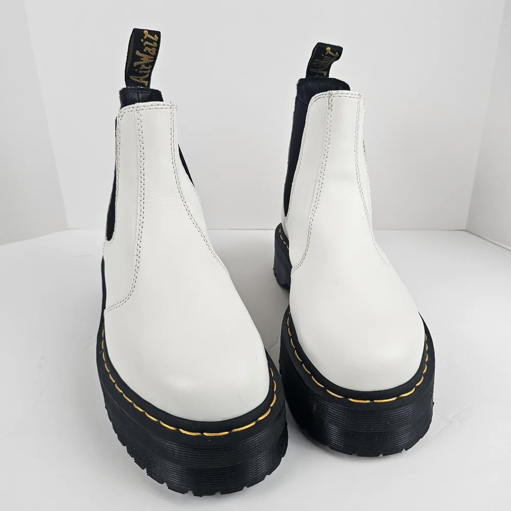 Doc Martens Dr. Martens 2976 Yellow‎ Stitch Smooth Leather Chelsea Boots M8/L9